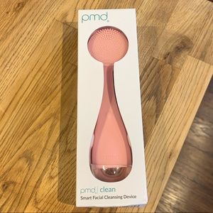 NWT PMD Clean smart facial cleansing device